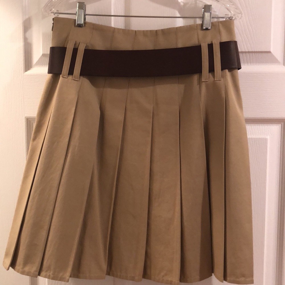 Burberry pleated skirt with belt - Picture 3 of 11